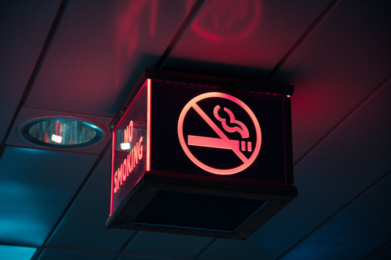 Can CBD Oil help you stop smoking? no smoking sign